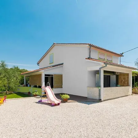 Relaxing Holiday House With Pool 別荘