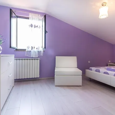 Relaxing Holiday House With Pool Labin (Istria)
