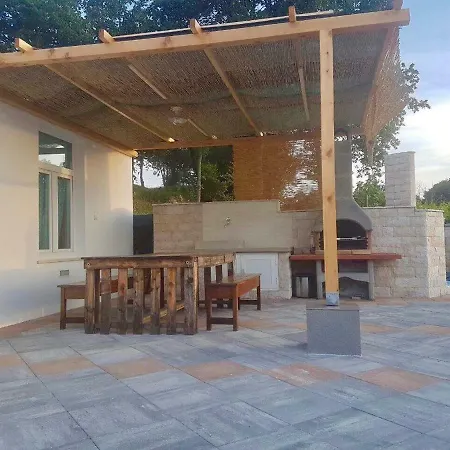 Relaxing Holiday House With Pool *