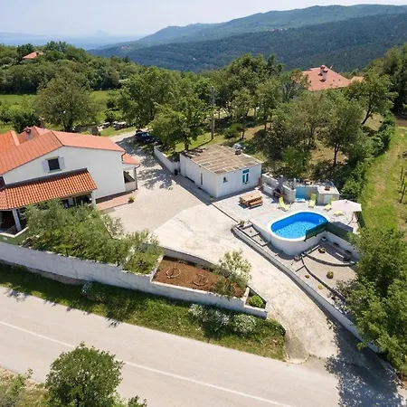 Relaxing Holiday House With Pool Casa de Férias